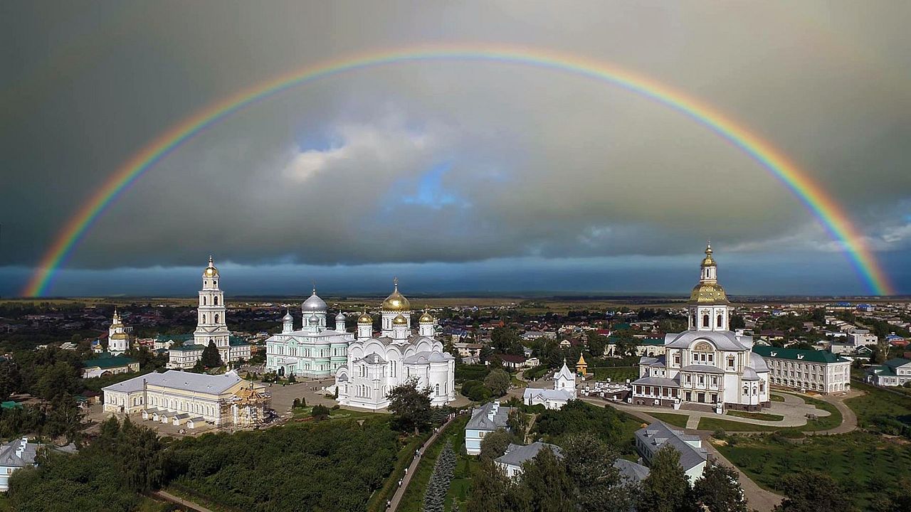 радуга над собором